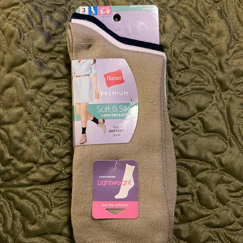 Hanes Premium: Soft & Silky Comfortsoft Crew Socks: Brand New!